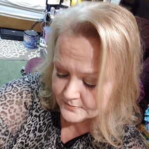 Meet your Posher, Robin suzanne